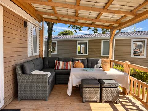 Cozy chalet at the campsite in Oostkapelle