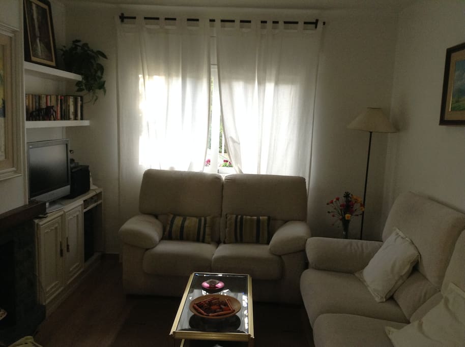 Salón comedor con zona de trabajo