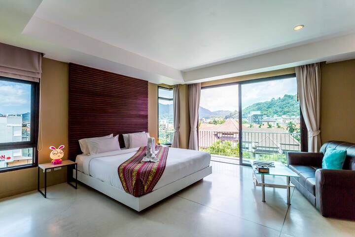 Deluxe King or Twin with Balcony