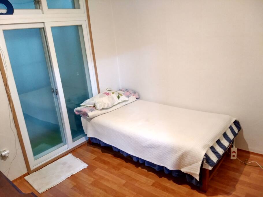 큰 방과 침구