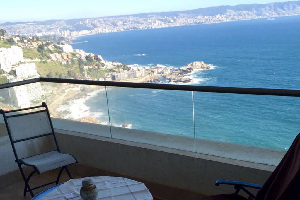 Terraza equipada para disfrutar una buena conversación