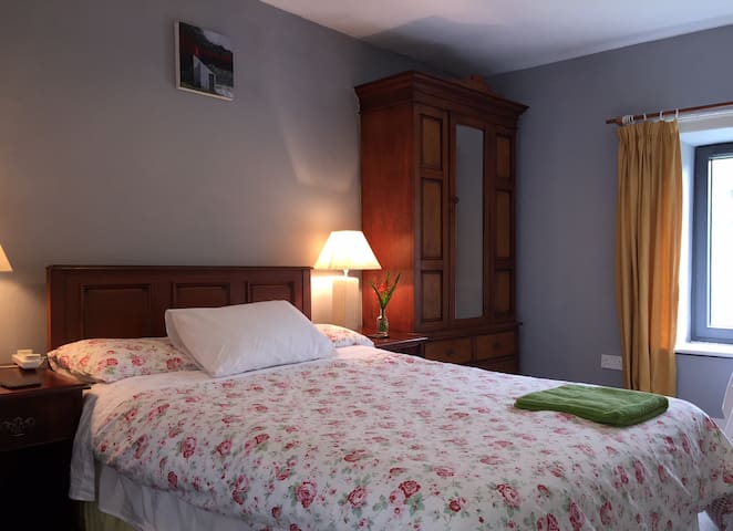 NEW: Central Bantry, Double Room Ensuite