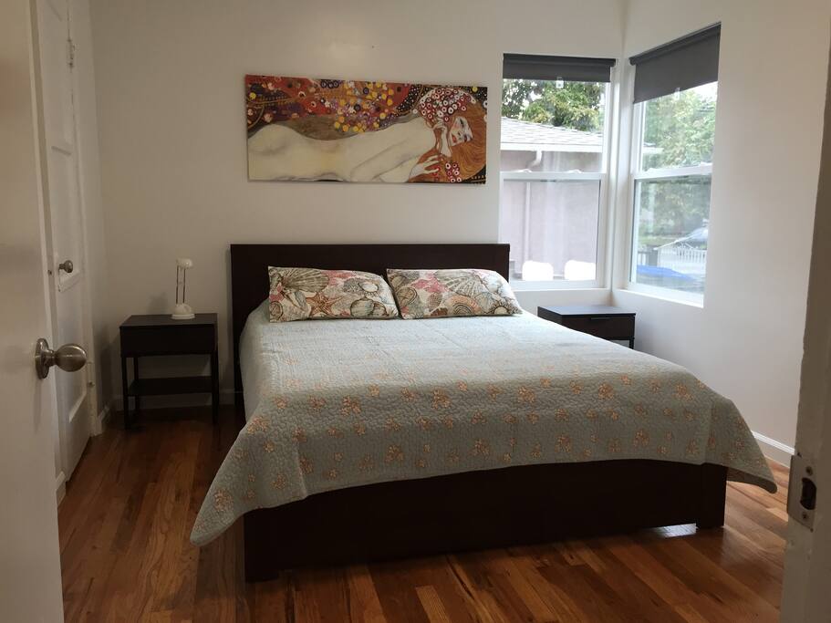 Queen Size Bed w/Closet