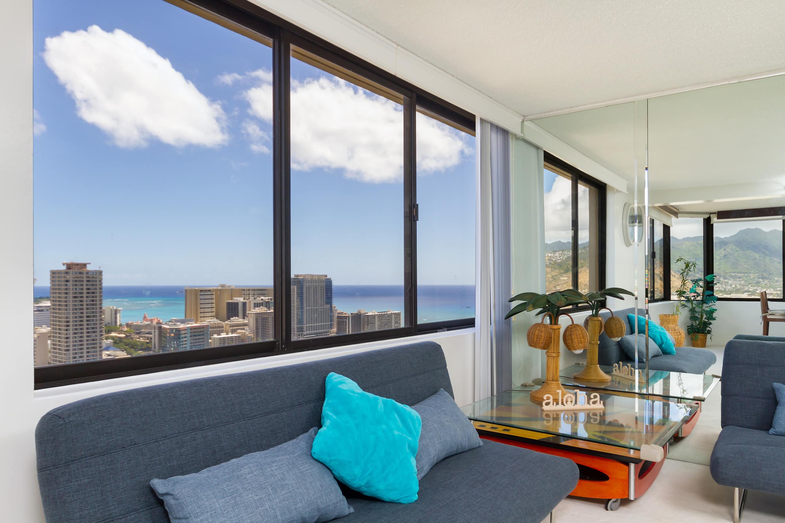 Condo in Honolulu · ★4.55 · 2 bedrooms · 4 beds · 2 private baths - Image 6