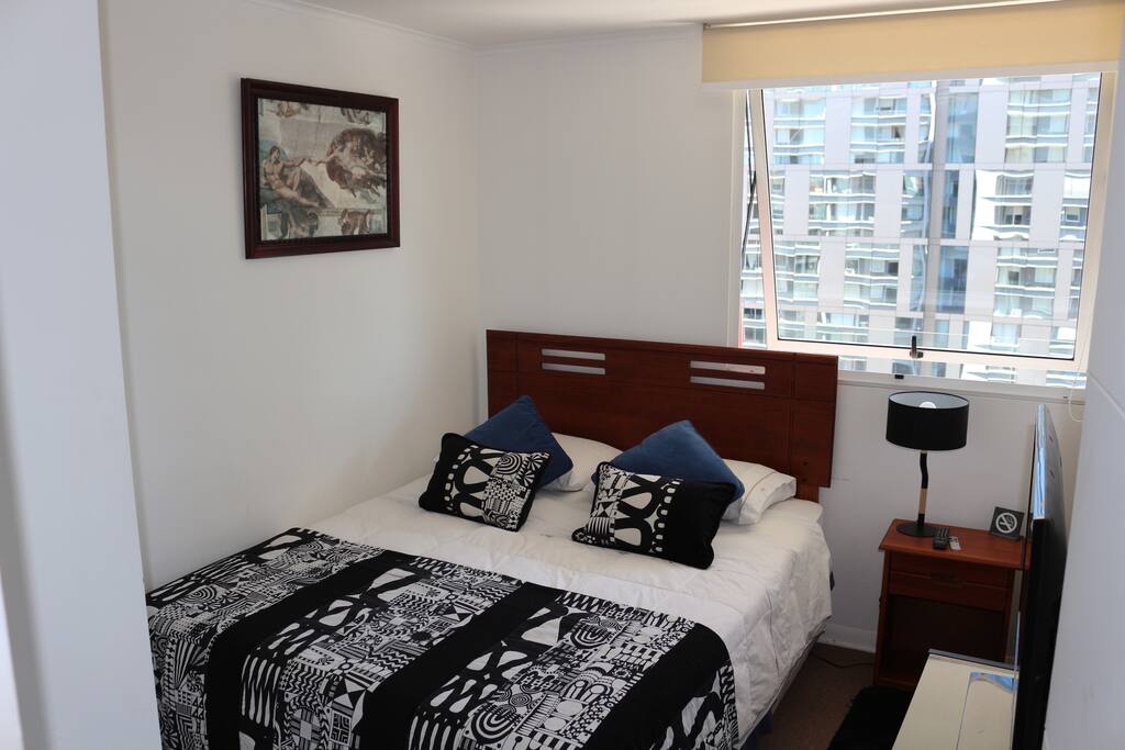 Habitación Cómoda, con calefacción, TV con señal satelital, Neflix, Wifi.