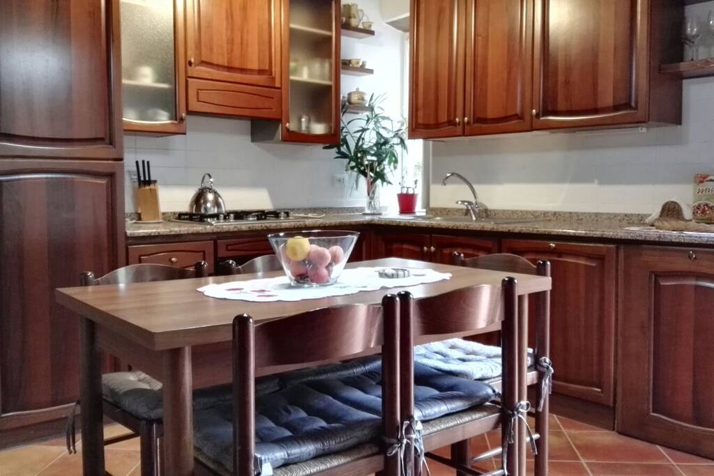 Con forno e lavastoviglie
