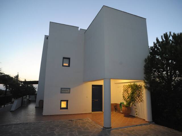 Spacious, Private Pool & Sunset Views gallery image 2