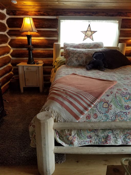 Lincoln room double bed