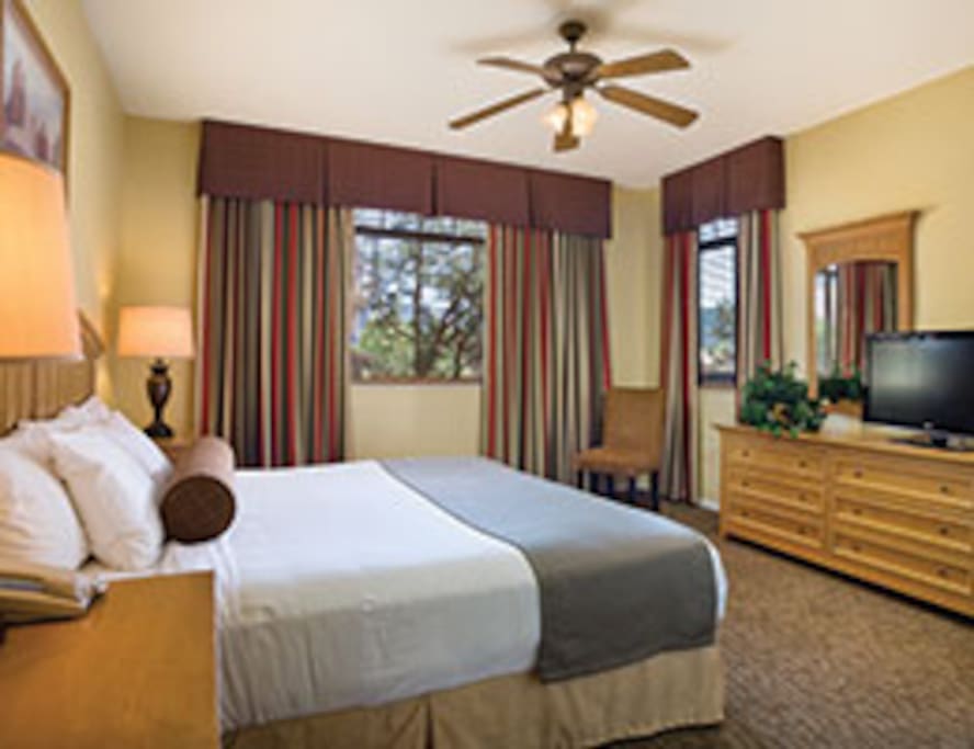 LUXURY MASTER BEDROOM WITH KING BED