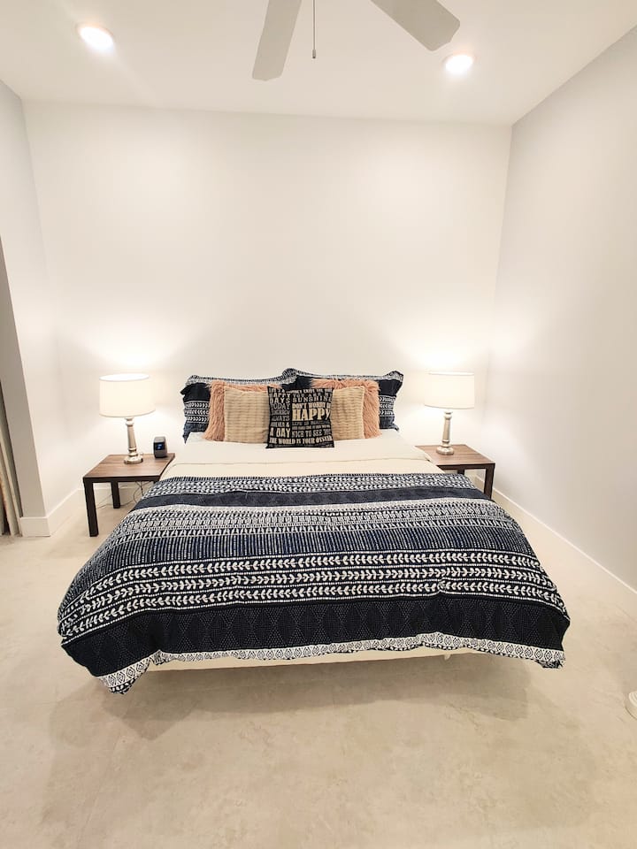 Dormitorio 3 con
cama tamaño queen y acceso al baño Jack y Jill.
