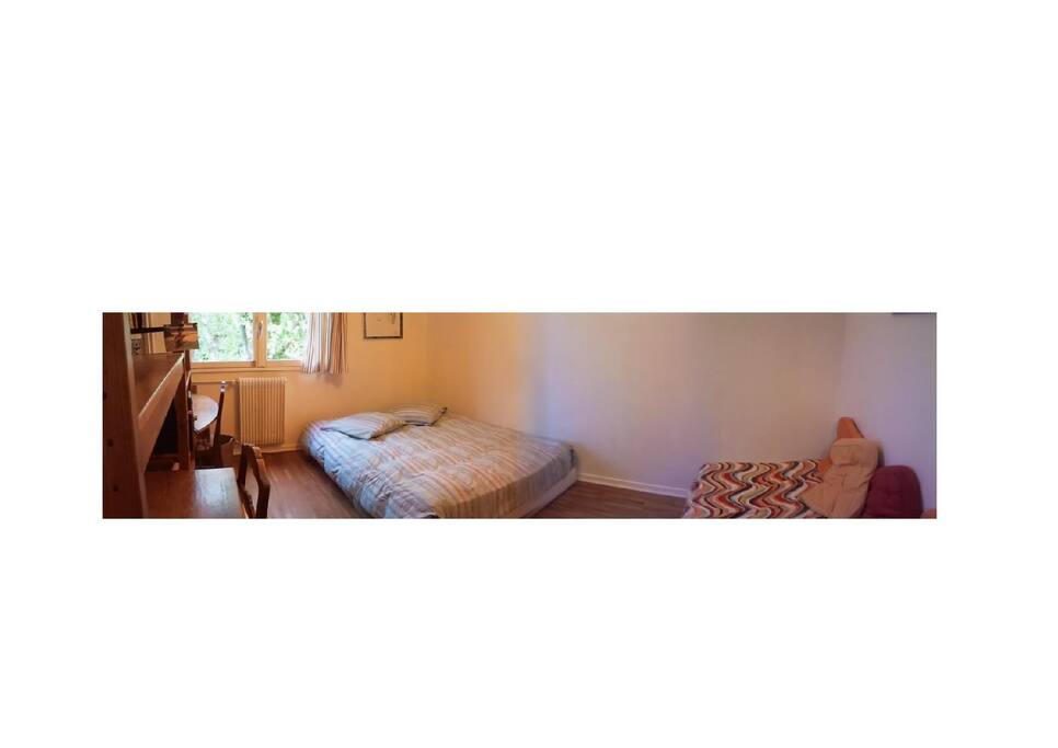 Chambre avec lit double et lit simple