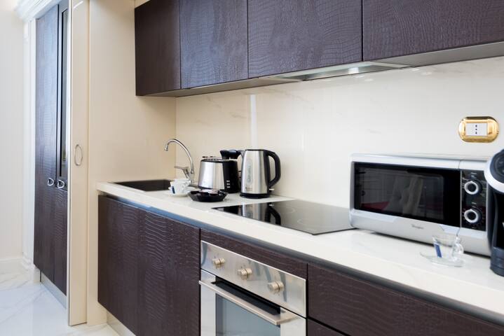 The Luxury Penthouse Apartment at Spanish Steps gallery image 5