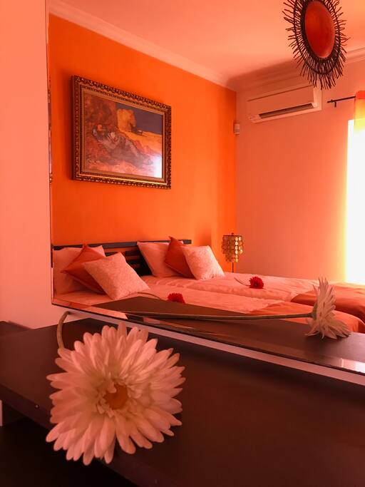 Quarto laranja