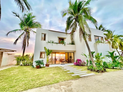 Casa Perla del Mar, Oceanfront, La Saladita Beach