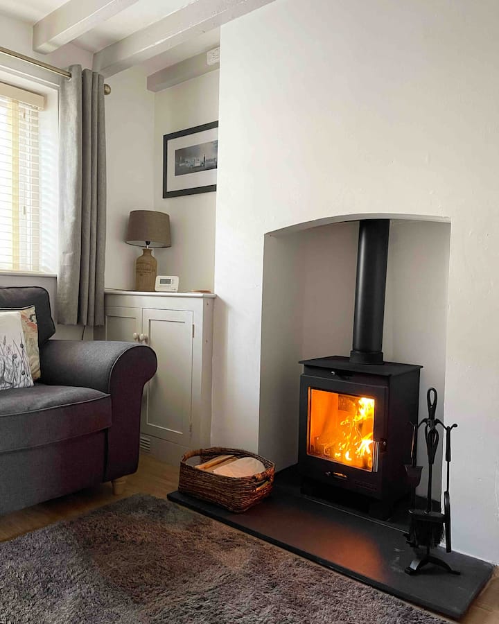 Suttons Cottage In The Heart Of Charnwood Forest - Kirby Muxloe Castle