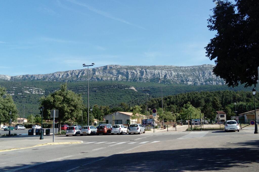 vue sur la Sainte Baume
