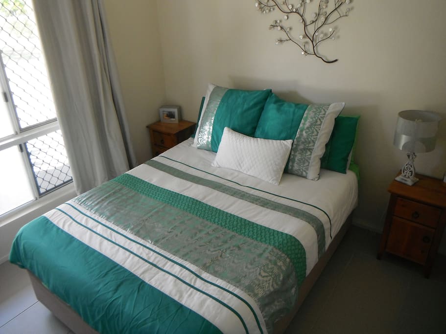 Bedroom 3 - Queen Bed