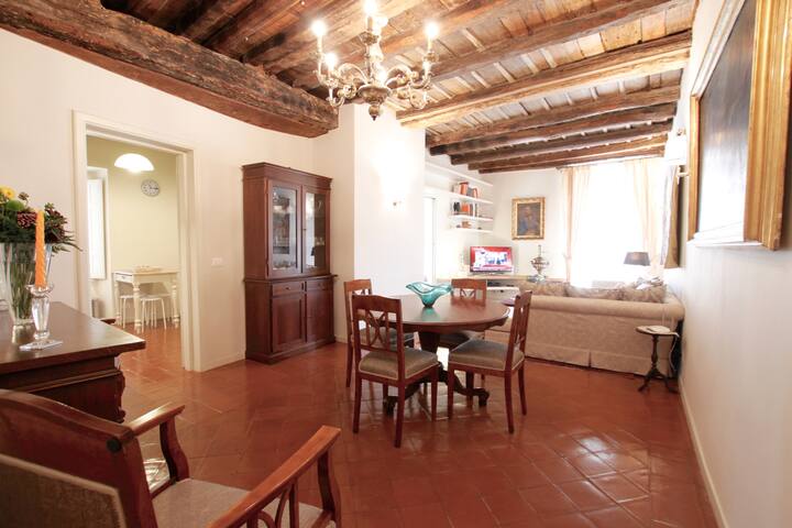 Palazzo Costaguti luxury and terrace, up to 8 gallery image 3