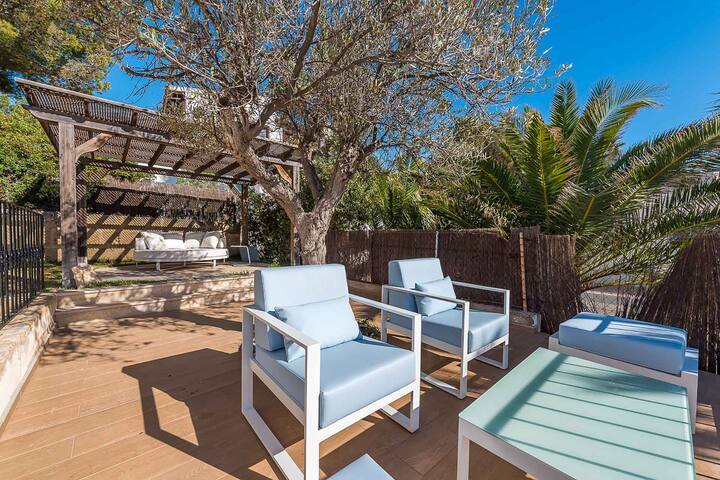 Luxury Villa with panoramic sea views gallery image 4