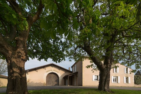 Large stone house for rent near Bordeaux