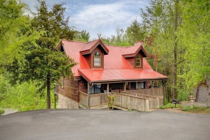 Beautiful Cabin 5 Br/3 Ba, Sleeps 16, Game Room - Tennessee
