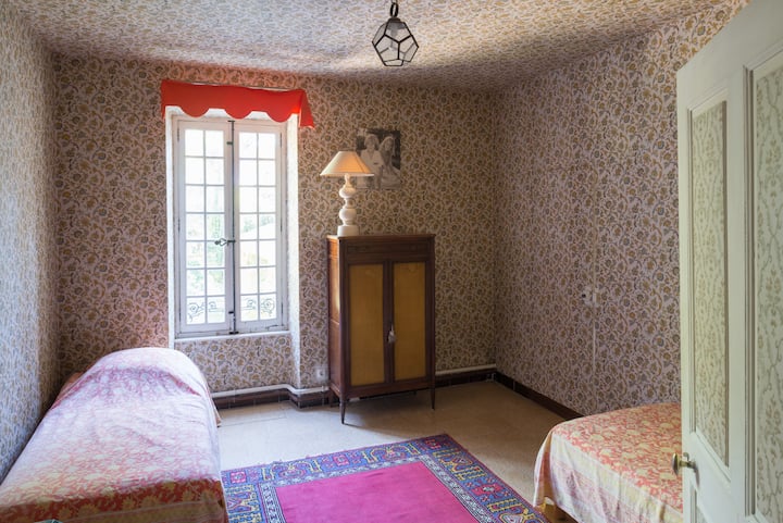 ห้องนอน 3 ชั้น 1: เตียงเดี่ยว 2 เตียง