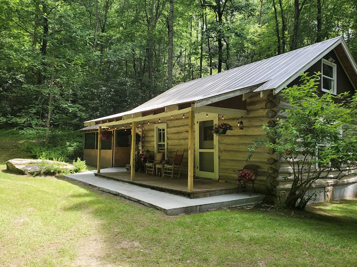 15 Cozy Cabins To Inspire Your US Winter Getaway