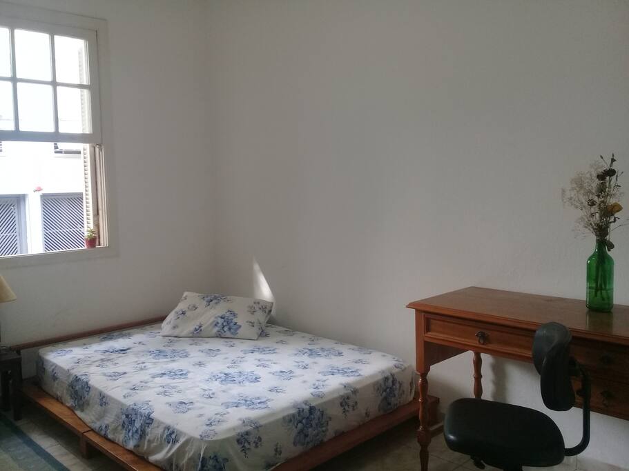 quarto privado com cama de casal