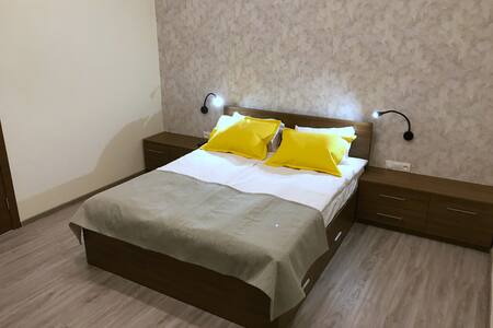 BondApart Rynok Square