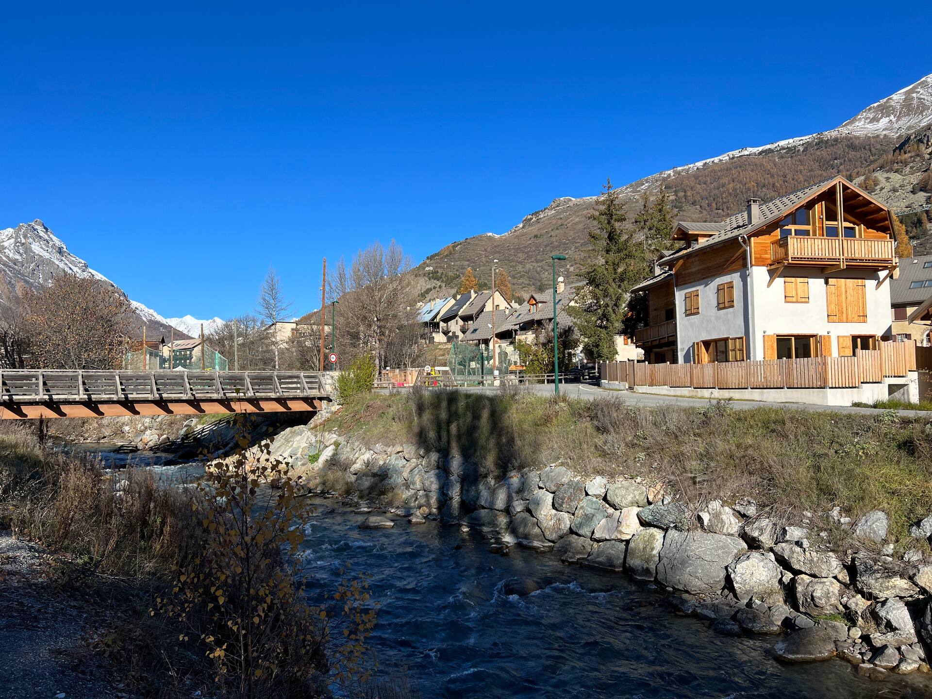 Very nice apartment, on the slopes, with pool and sauna
