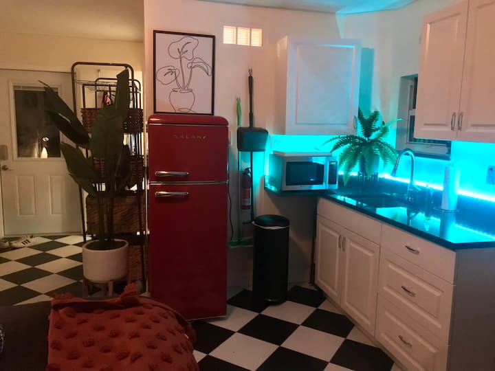 Beach Bungalow @ Casa Tortuga - 5 Min From Beach! - Lake Worth, FL