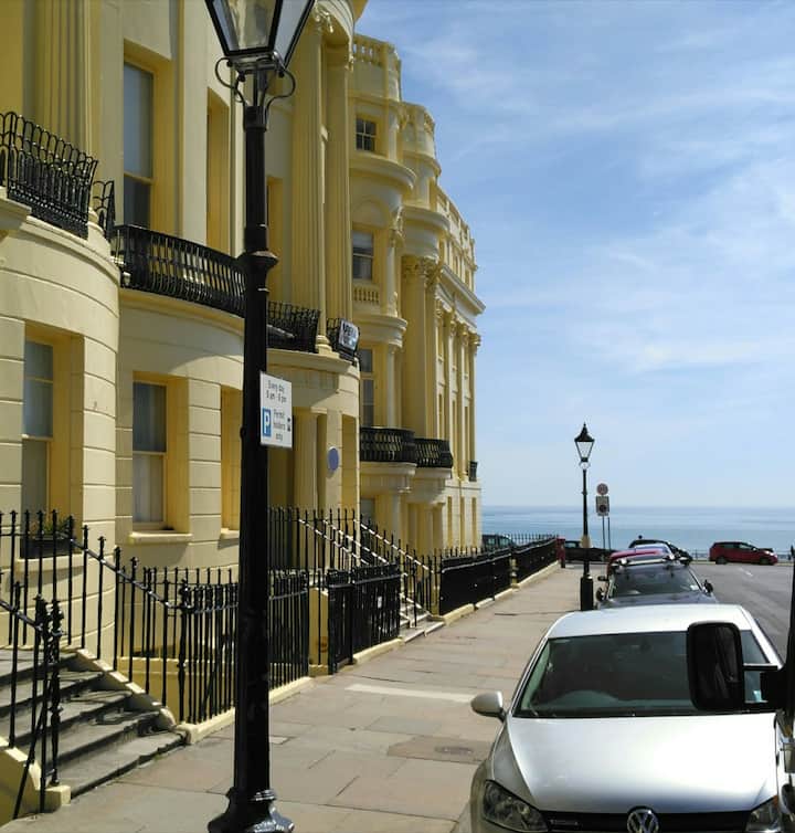 Dapper style beachside pad in Brighton Hove. Flats for Rent in