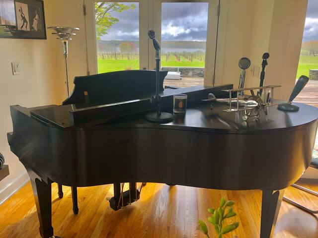 Sakonnet Vineyard Estate with VIP Wine Tastings gallery image 4