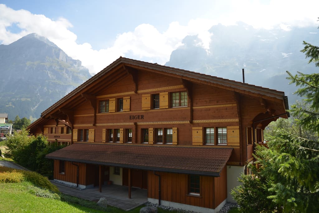 Chalet im Sommer