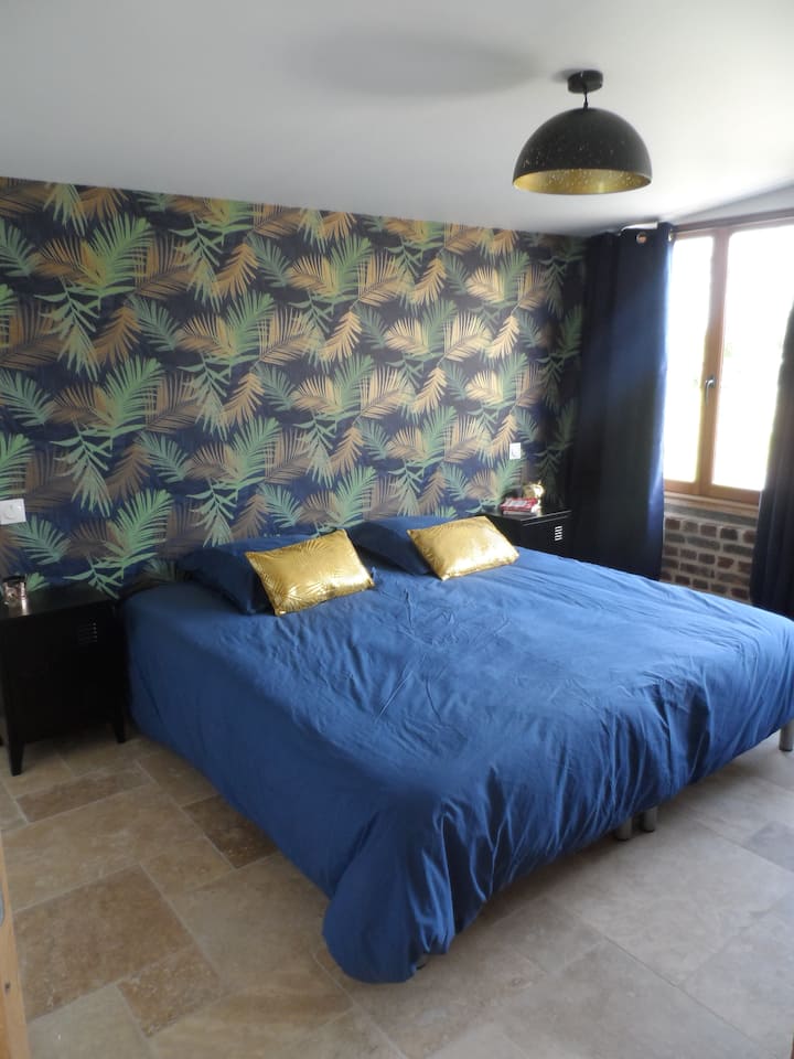 Druga spavaća soba s bračnim krevetom 180 x 200 cm koji se može pretvoriti u 2 x 90 x 200 kreveta