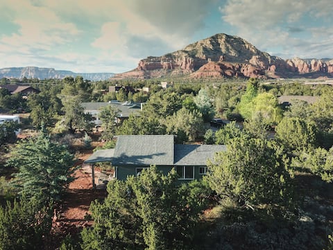 Beaulieu Cottage   ~Private and tucked in nature