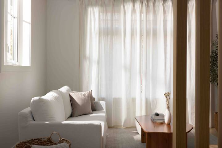 Kyoto House | 15 Min to YVR & Downtown Vancouver gallery image 4