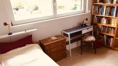 Erfolgreiche Airbnb-Immobilie: Stay in the next door // near MHH, INI & GDA in Groß Buchholz