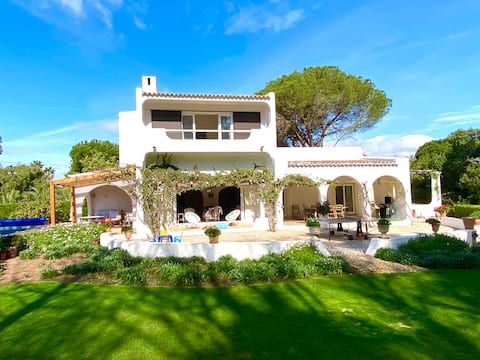 PeninaVilla heat saltpool, saunas, family, Algarve