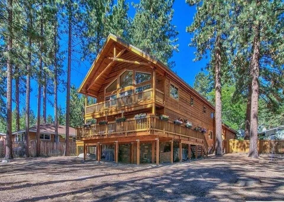 Back yard and large decks w/views of Lake Tahoe