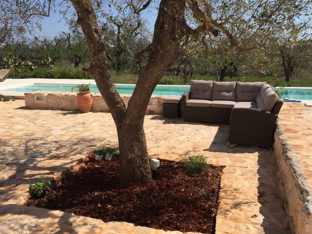 Trullo Colomba with beautiful infinity pool gallery image 4