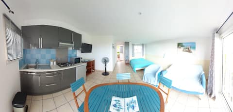 Popular Airbnb listing: Studio B'Leu. in Saint Leu