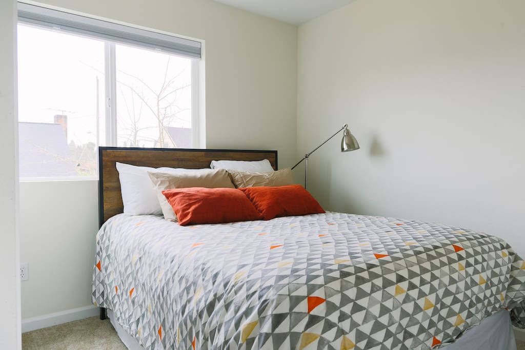 Bedroom with Queen size bed