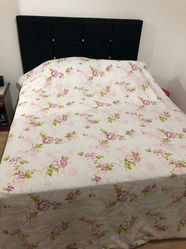 Брачен кревет (широк 125 - 149 см) 