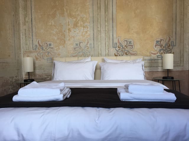 Exquisite Beauty in Istanbul, Galata gallery image 3