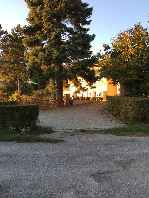 Extérieur de la villa arrivée / parking