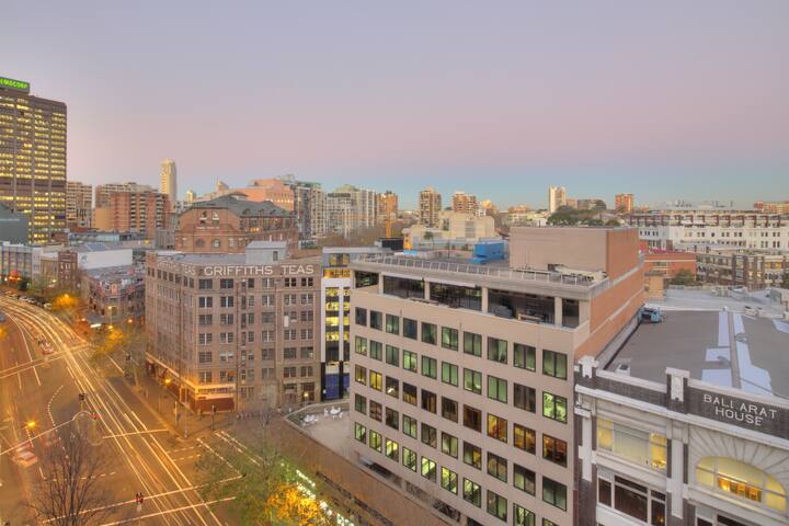 Luxe Three Bedroom Penthouse – In the Heart Of CBD gallery image 5