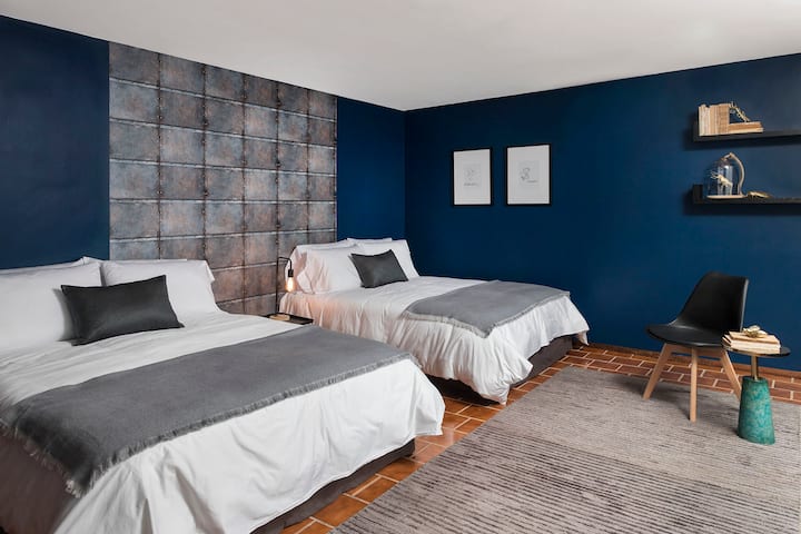 جناح جونيور ديل تورو