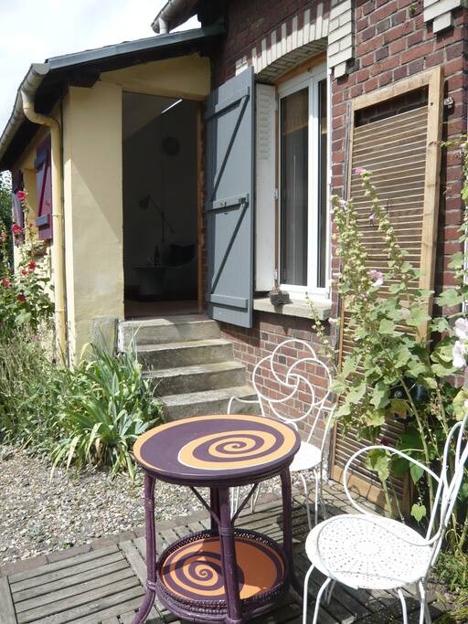 Entrée privative + Coin terrasse