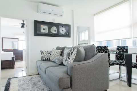 New & Exquisite Apartment With Breath-Taking View